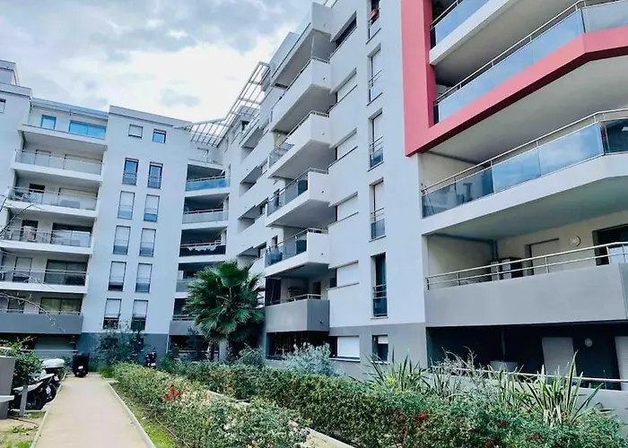 Parking Gratuit Grande Terrasse Proche Centre Ajaccio (Corsica)